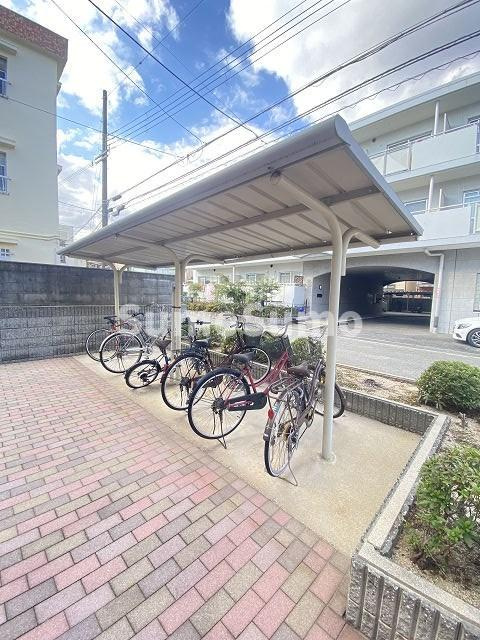 レオパレス武庫之荘の駐車場