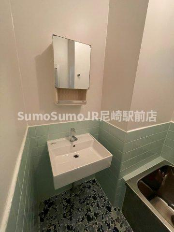 日和マンションの洗面所|脱衣スペースもあります