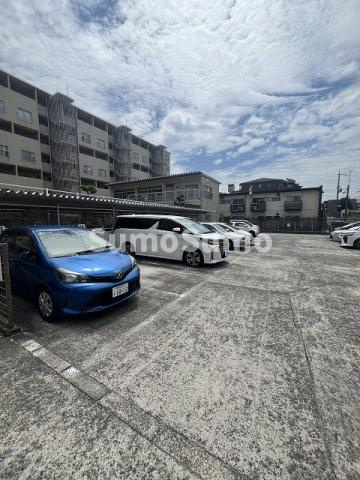 下の森住宅の駐車場