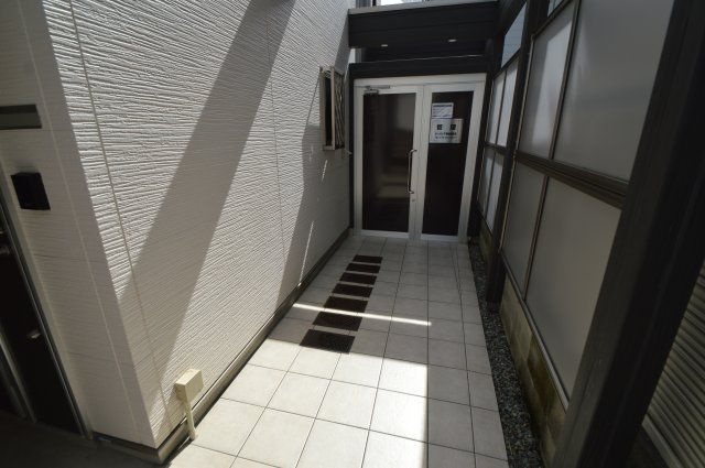 ワコーレヴィアーノ須磨月見山のエントランス