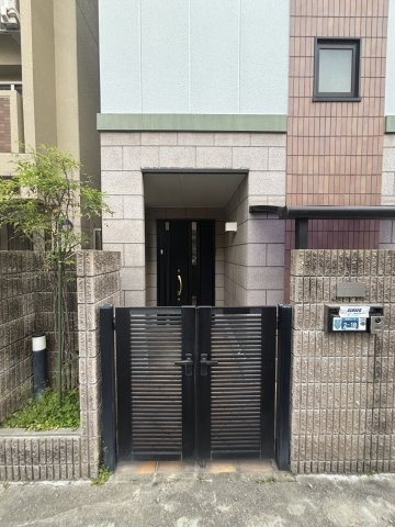 割塚通３丁目戸建のエントランス