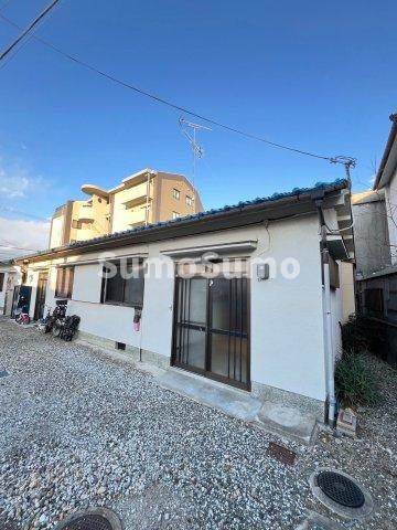 上ノ島町2丁目テラスハウスの外観