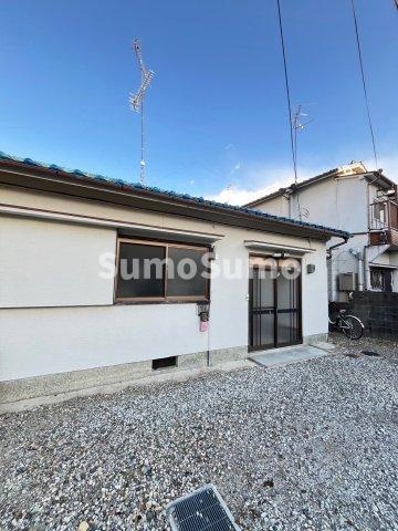 上ノ島町2丁目テラスハウスの外観