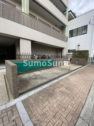 ワコーレシャロウ御屋敷通の駐車場|駐車場完備です