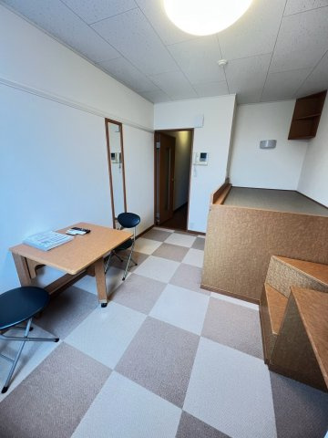 レオパレスアクアブルー青谷の寝室