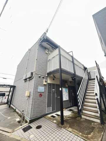 レオパレスアクアブルー青谷の外観