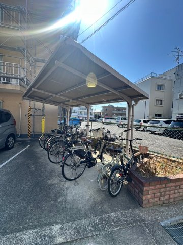 久出川第二マンションの外観