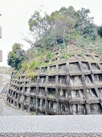 日宝アドニス塩屋の外観