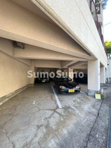 六甲ハイツの駐車場
