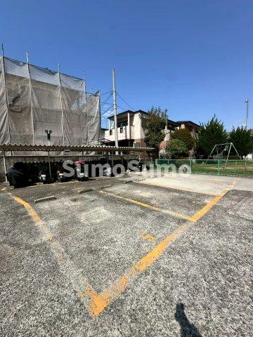仁川スカイハイツの駐車場