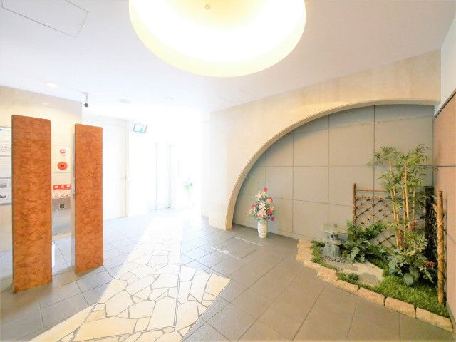 新大阪セレニテのロビー