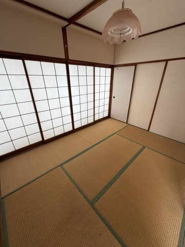 三村マンションの和室