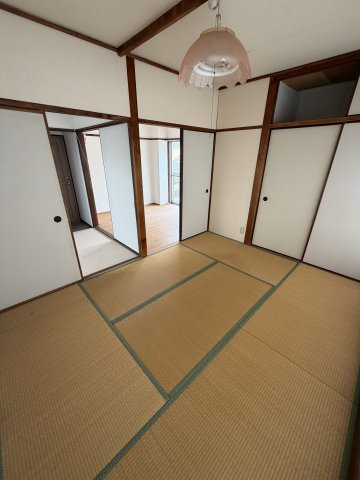 三村マンションの和室