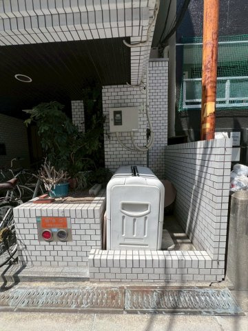 丸栄マンション幸町のエントランス