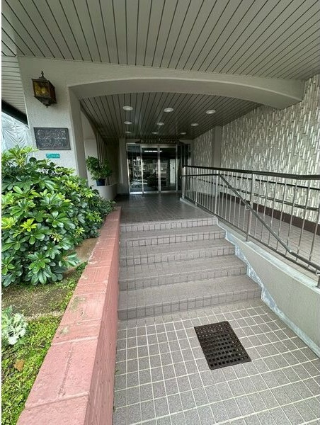 新大阪第2スカイハイツのエントランス