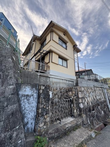 三原ハイツの外観