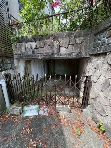 一里山町戸建ての駐車場