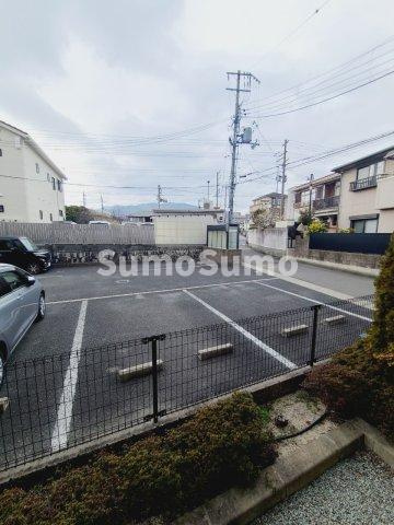 レオパレスアクティⅢの駐車場