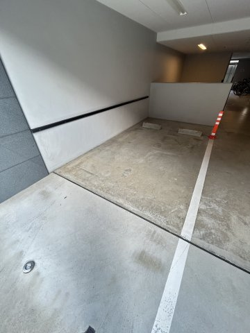 レオンコンフォート大阪ドームシティの駐車場