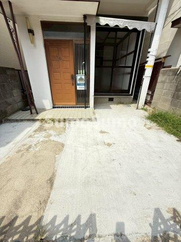 旭が丘3丁目戸建の駐車場|駐車場があるので、車を買う予定の方も安心です