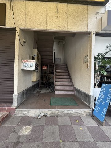 加野ハイツのエントランス