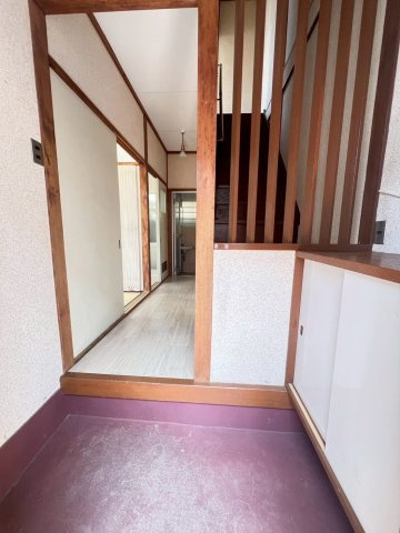 上葭原アパートの玄関