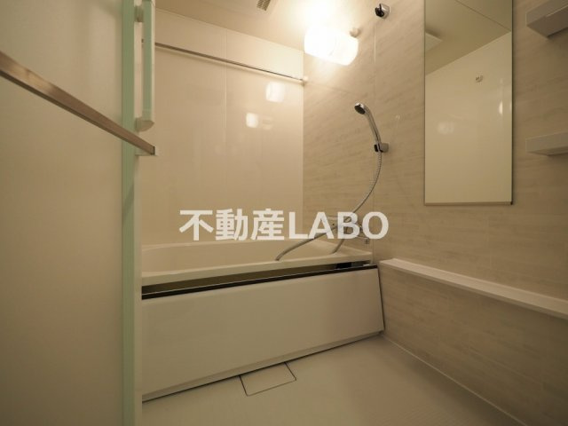 SUNREGIS　NAMBAの浴室