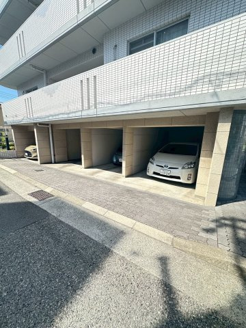 ワコーレパールブリッジ舞子の駐車場