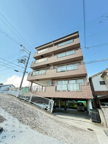 明政ハイツの外観
