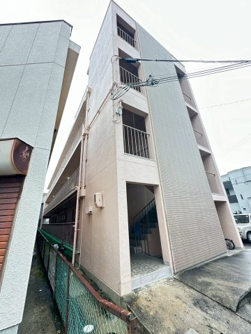 儀春マンションの外観