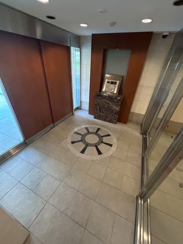 ワコーレ本山田中町のロビー