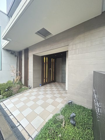 レオンコンフォート上本町のエントランス