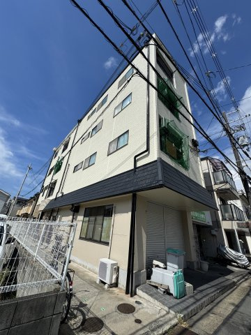 下沢マンションの外観