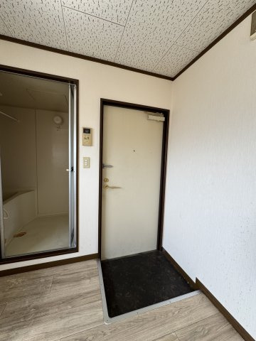 下沢マンションの玄関