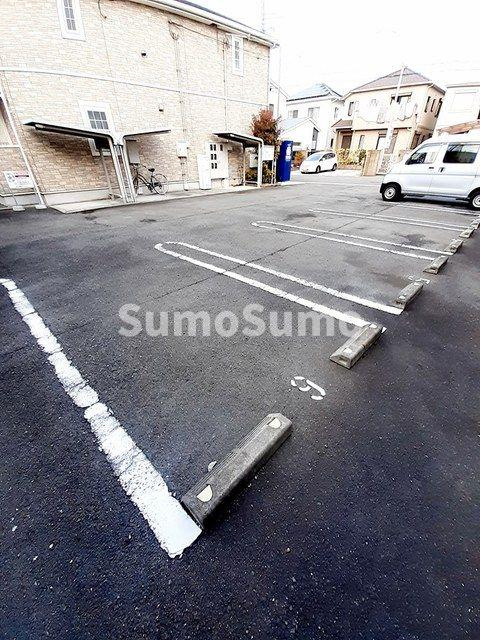 ワイドプライジアの駐車場|駐車場があるので、車を買う予定の方も安心です