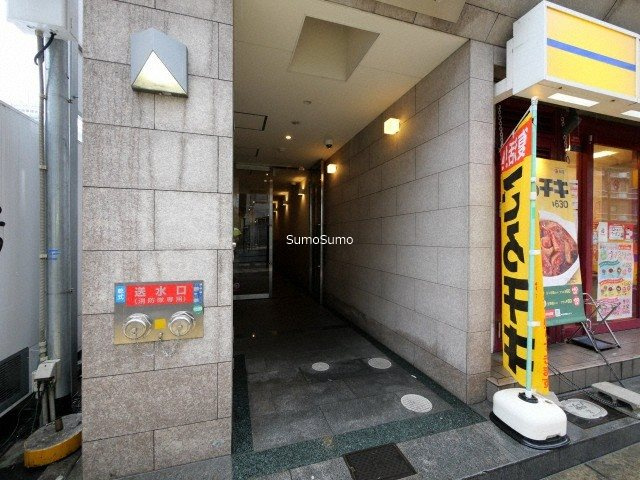 日本橋コゥジィアパートメントのエントランス
