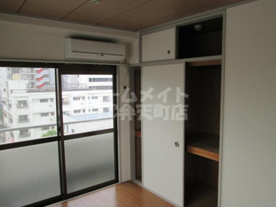 【居間・リビング】 | ドミトリーツタヤ | こちらのリビングで趣味の時間をお楽しみください