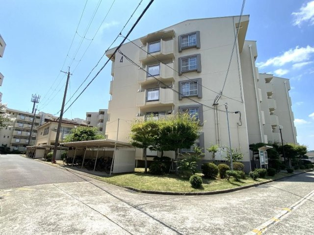 明石大窪住宅４号棟
