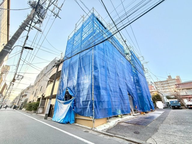 豊島区池袋4丁目　新築戸建の前面道路含む現地写真|2026.1.30撮影

現地ご見学希望・資料請求などお気軽にお問い合わせ下さい！
03-5990-5201