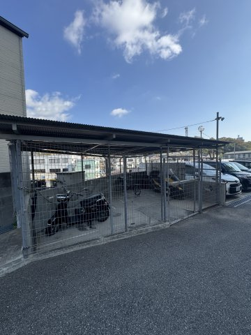 北上沢グランドハイツの駐車場