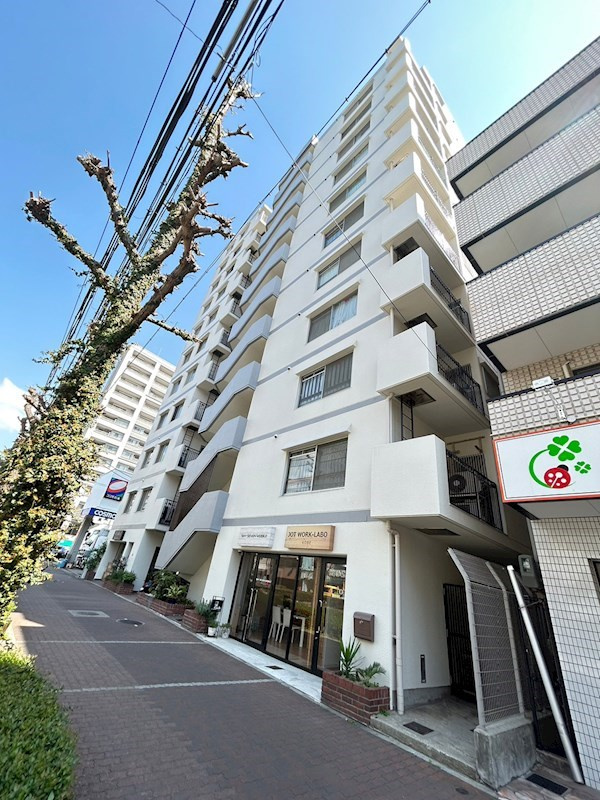 三宮パークハイムのエントランス