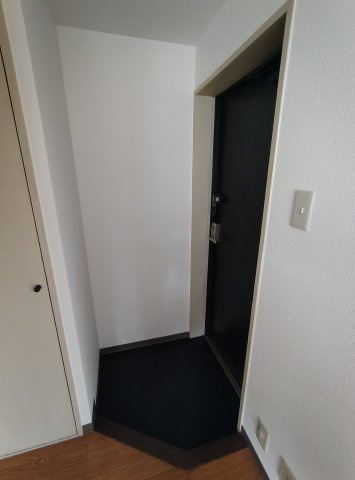 三宮パークハイムの玄関