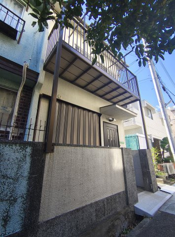 中山手通4丁目貸家北棟の外観