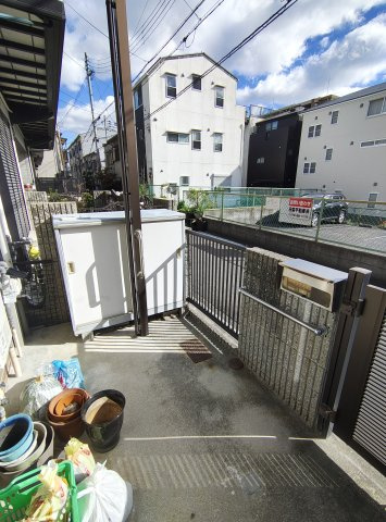 友田町二丁目戸建のエントランス
