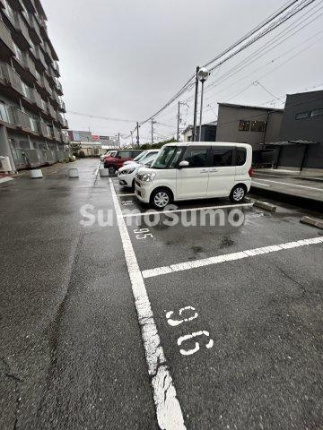 明石公園ハイタウンの駐車場|駐車スペースもあります