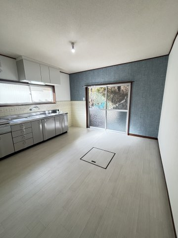 丸山町１丁目戸建ての居間・リビング