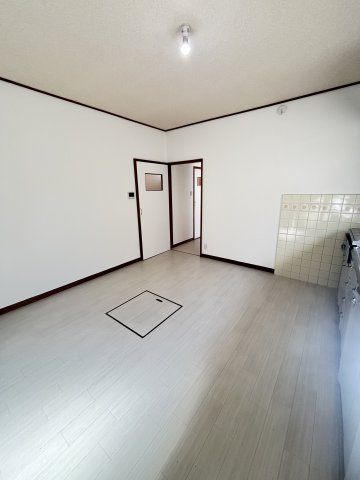 丸山町１丁目戸建ての居間・リビング
