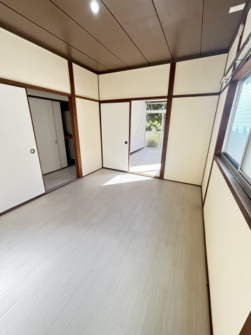 丸山町１丁目戸建ての居間・リビング