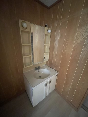 二葉町10丁目一戸建の洗面所