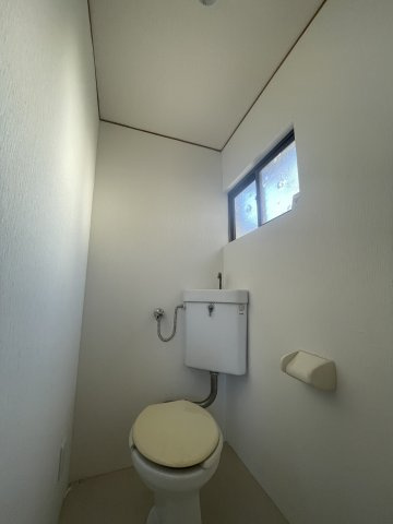 二葉町10丁目一戸建のトイレ